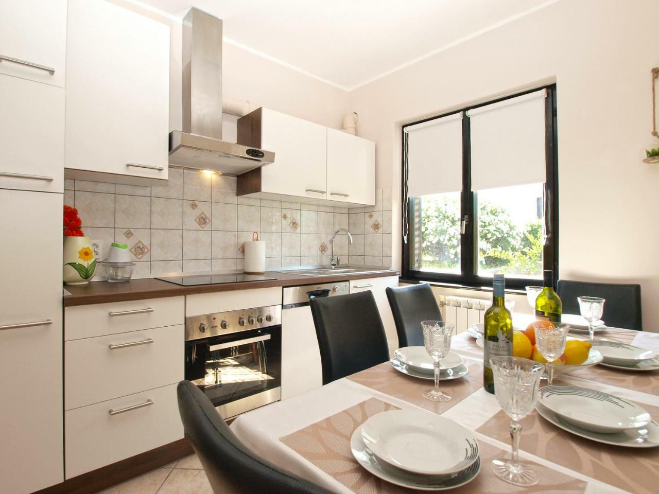 Apartment Nadia 1844 Pula Buitenkant foto